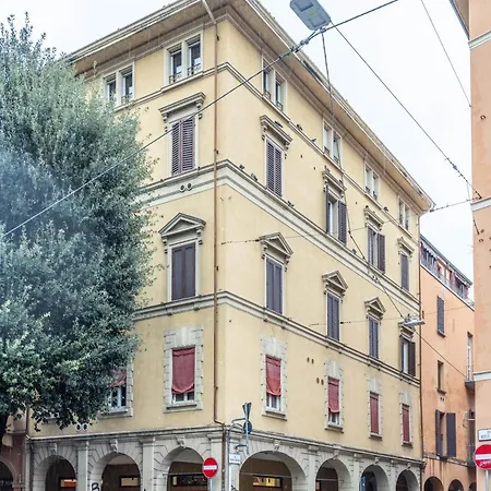 Maison Chanel, By Short Holidays Apartman *