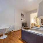 Maison Chanel, By Short Holidays Apartment