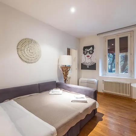 Apartment Maison Chanel, By Short Holidays