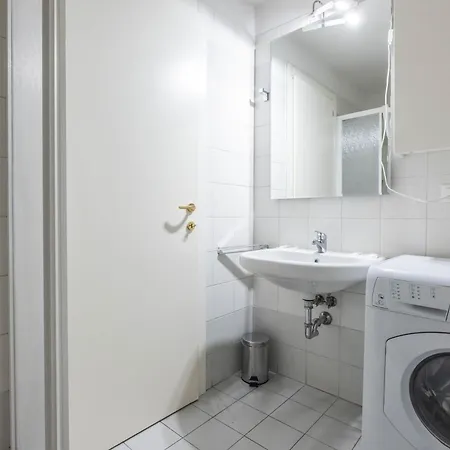 Maison Chanel, By Short Holidays Bolonha